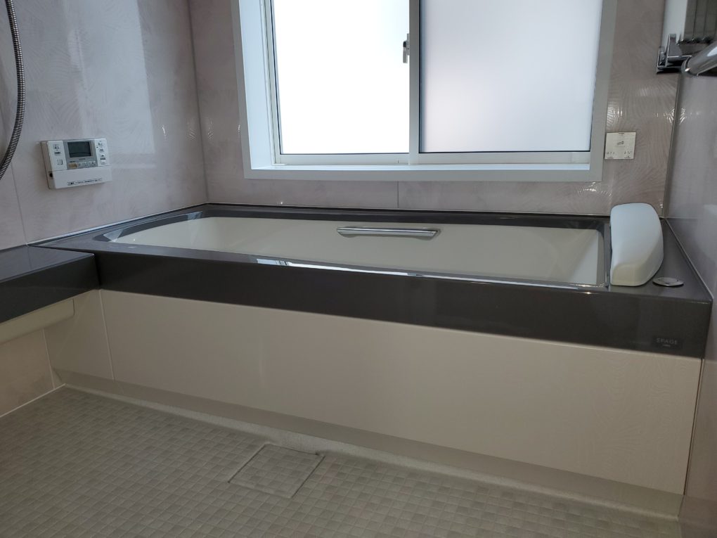 長野市H様浴室リフォーム工事　ーLIXILスパージュで浴槽が広々！　LIXILインプラスの断熱窓で更に暖かい浴室になりました－